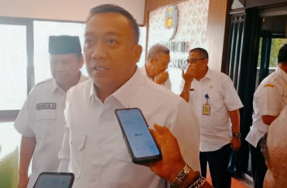 “Mas Rio Pilih Empati, Batalkan Mobil Dinas Mewah”